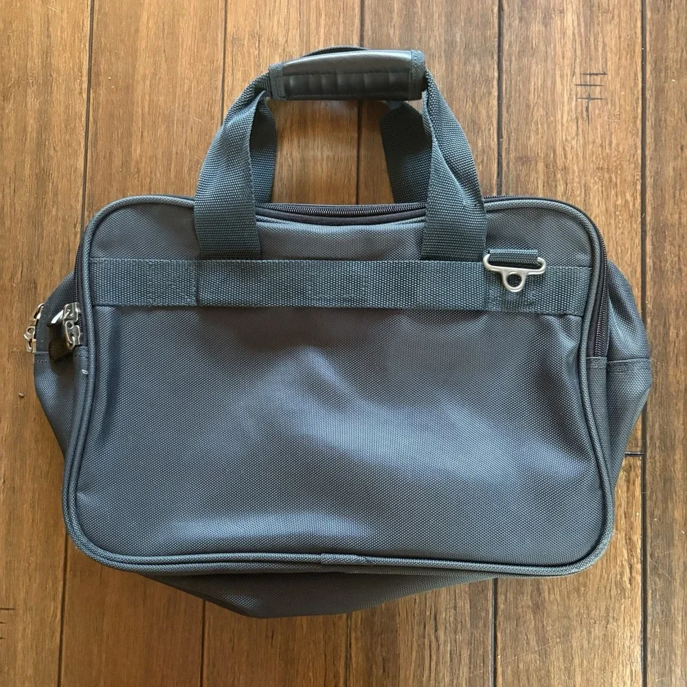 Ricardo Beverly Hills Navy Briefcase/Document Case Zip Detachable Strap